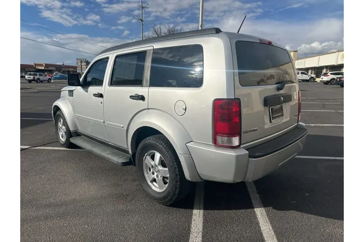 2008 Nitro SXT image 6