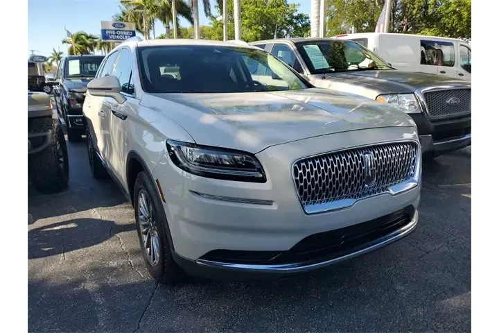 Lincoln Nautilus 2023 Standa image 2