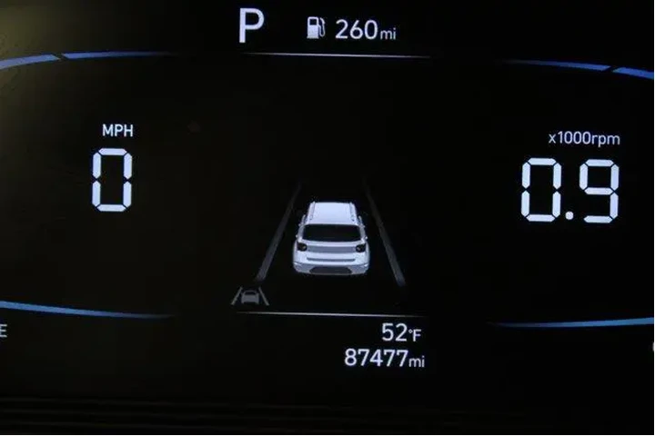 $16910 : Hyundai VENUE 2023 SEL 4dr C image 10