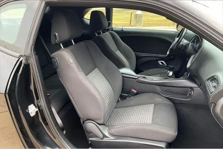 $21798 : Dodge Challenger 2021 SXT 2d image 7