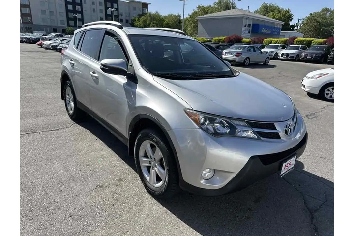$20710 : 2014 RAV4 XLE image 5