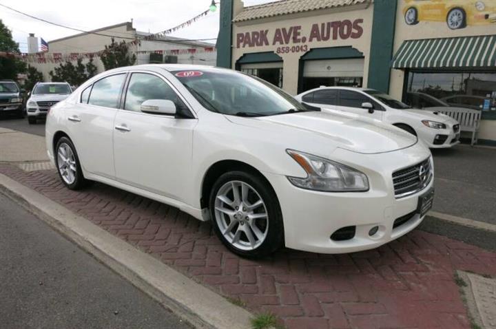 $5495 : 2009 Maxima 3.5 SV image 2