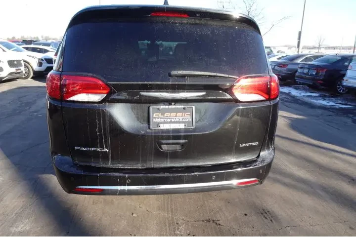 $14995 : 2017 PACIFICA image 10