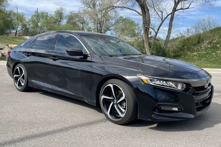$3000 : 2018 Honda Accord 2.0T Sport image 3