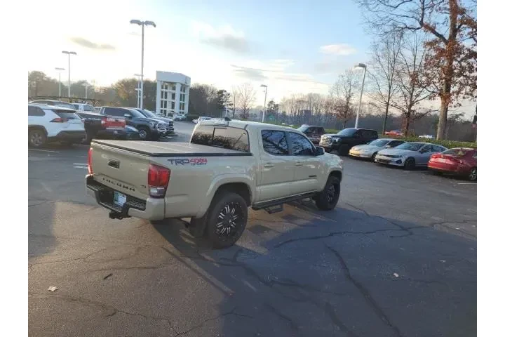 $25565 : Toyota Tacoma 2017 4x4 TRD S image 7