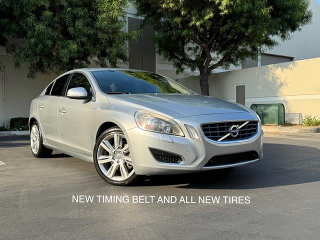 2013 S60 T5 image 1