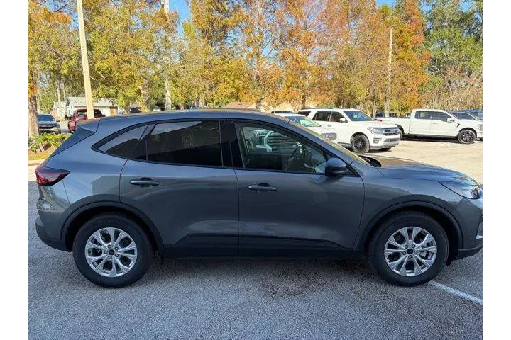 $28625 : Ford Escape 2026 Active 4dr image 2