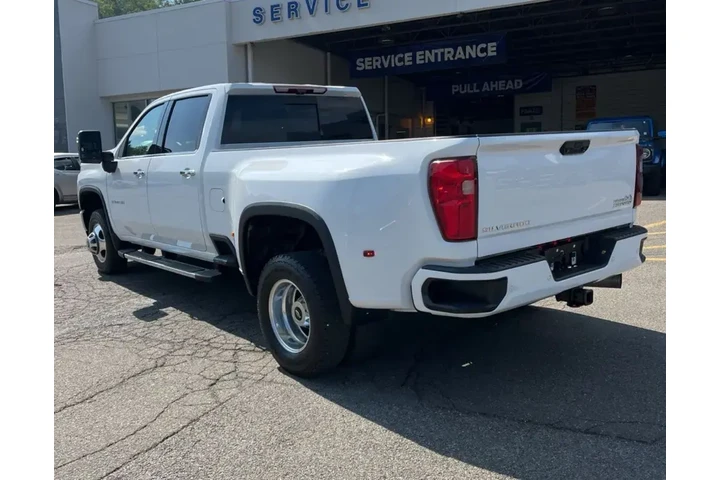 $63999 : Chevrolet Silverado 3500HD 20 image 5