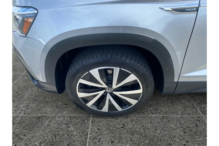 $23690 : Volkswagen Taos 2024 SE 4dr image 6
