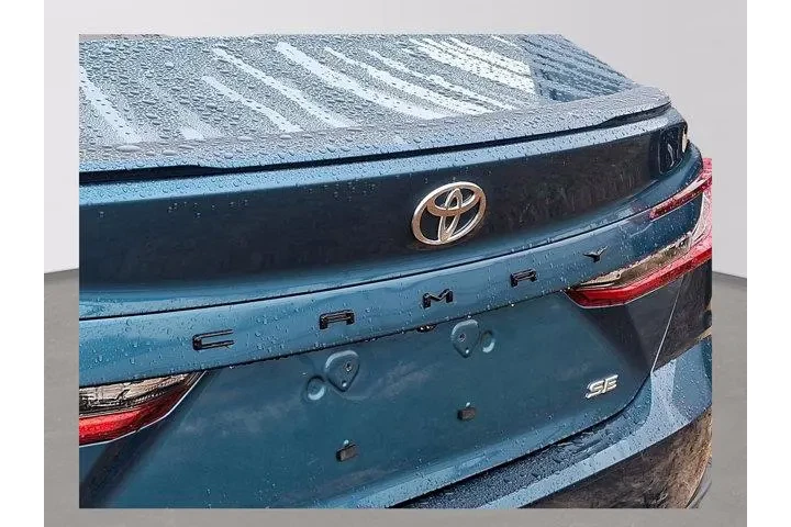 $32987 : Toyota Camry 2025 SE 4dr Sed image 5