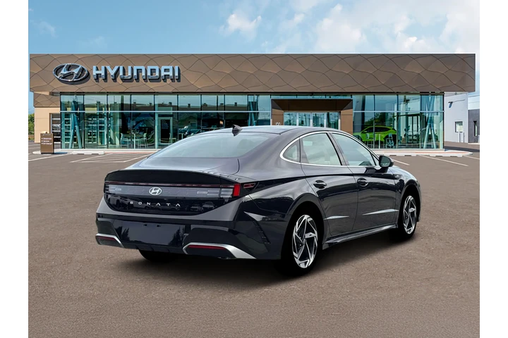 $28000 : Hyundai SONATA 2026 SEL Spor image 8