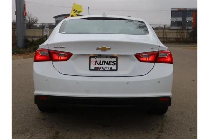 $18977 : Chevrolet Malibu 2024 LT 4dr image 8