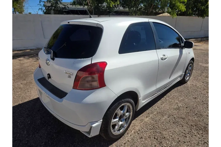 $4688 : 2008 Yaris image 7