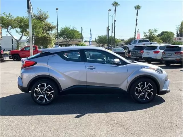 $17995 : 2018 TOYOTA C-HR image 2