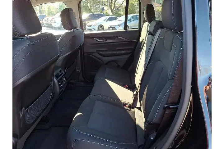 $30537 : Jeep Grand Cherokee 2023 4x4 image 10