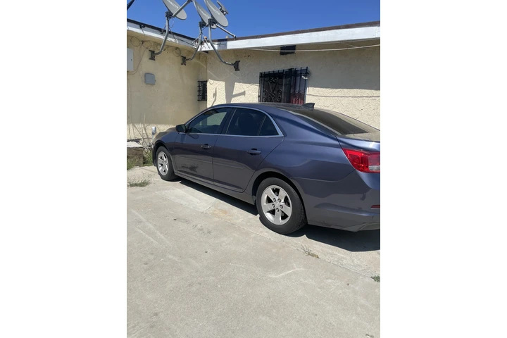 $4000 : Chevrolet Malibu de venta image 2