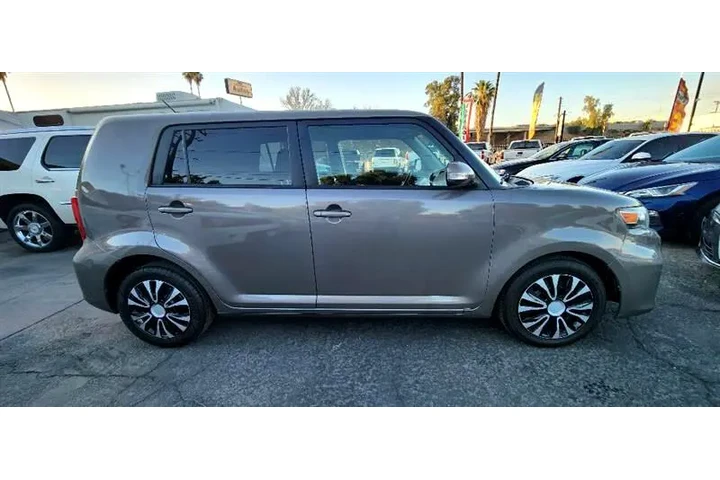 $9999 : 2015 xB image 7