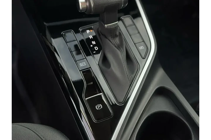 $21875 : Kia Niro 2025 LX 4dr Crossov image 10