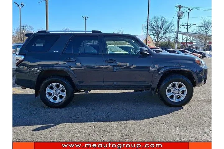$34898 : Toyota 4Runner 2024 4x4 SR5 image 6