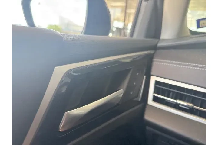 $26285 : Mitsubishi Outlander 2023 SE image 8