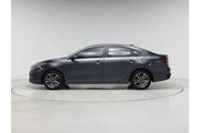 $17998 : Kia Forte 2023 LXS 4dr Sedan thumbnail