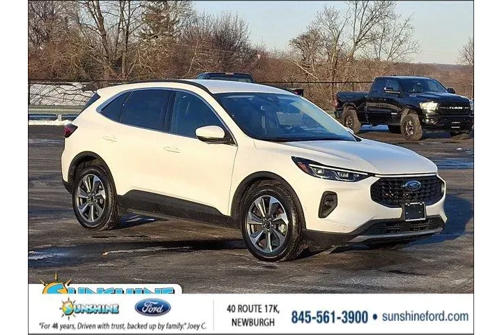 $27200 : Ford Escape Hybrid 2024 AWD image 1