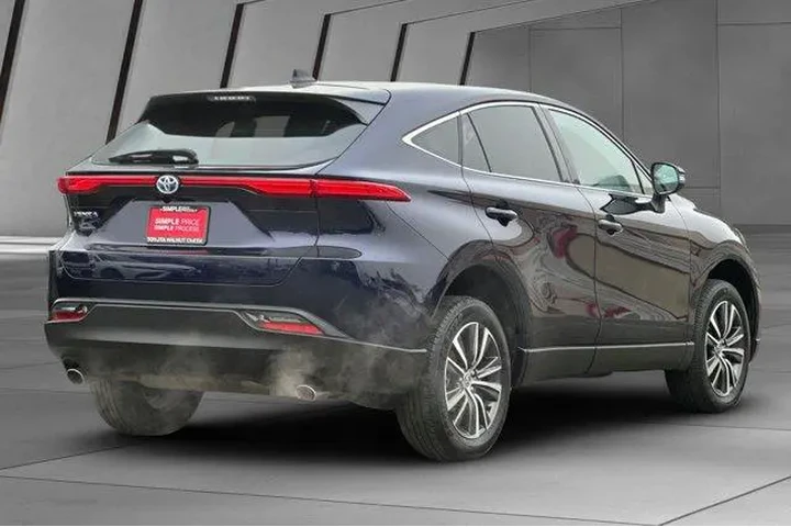 $30900 : Toyota Venza 2023 AWD LE 4dr image 4