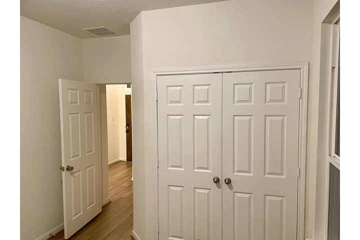 $700 : casa katy biles pagados 77449 image 7