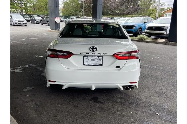 Toyota Camry 2023 AWD SE 4dr image 6