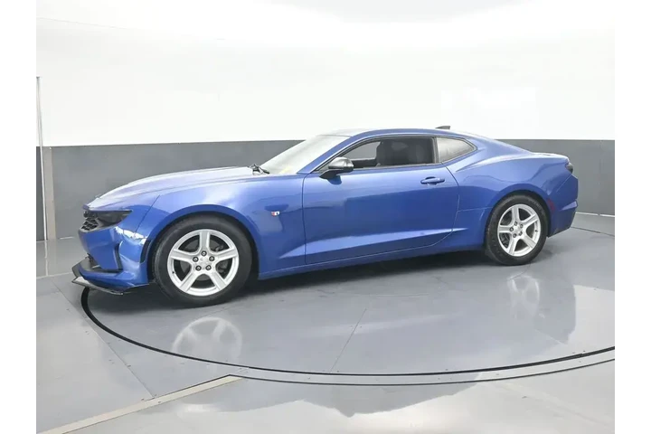 $28995 : Chevrolet Camaro 2023 LT 2dr image 2