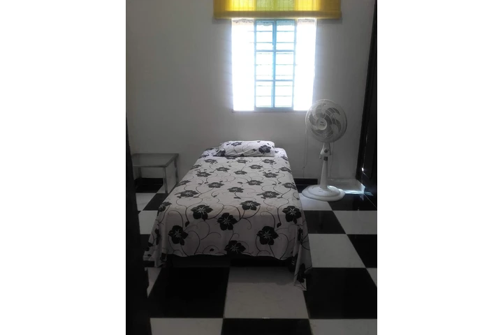 $550000 : ARRIENDO HABITACION AMOBLADA image 3
