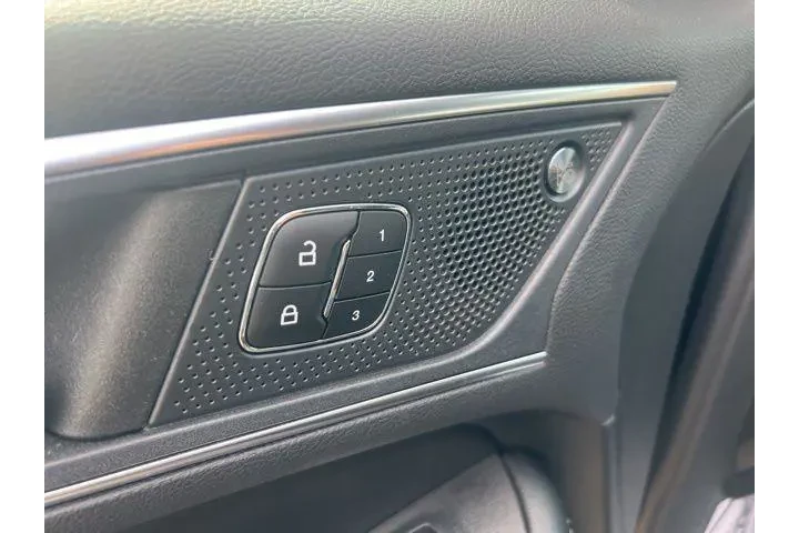 $30945 : Ford Edge 2023 AWD ST 4dr Cr image 8