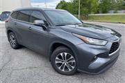 $27289 : PRE-OWNED 2020 TOYOTA HIGHLAN thumbnail