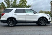 Ford Explorer 2019 XLT 4dr S thumbnail