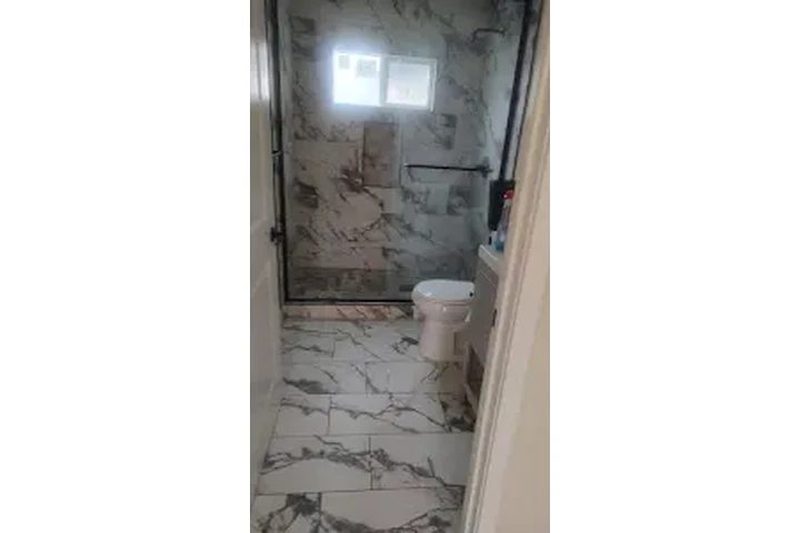 $2000 : RENTO CASITA NUEVA EN L.A. image 6