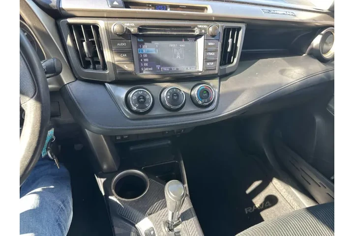 $10995 : 2015 RAV4 LE image 8