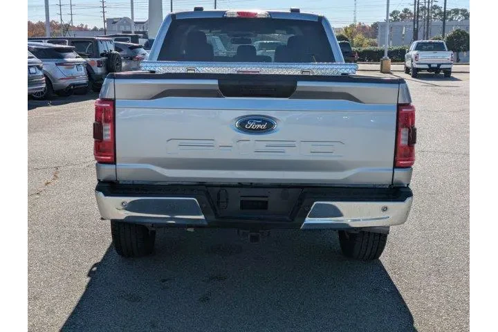 $37995 : Ford F-150 2023 4x4 XLT 4dr image 7