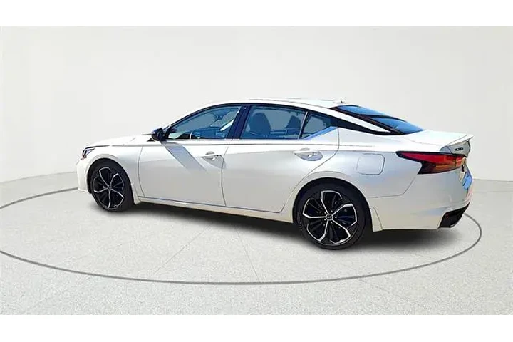 $23442 : Nissan Altima 2024 2.5 SR 4d image 5