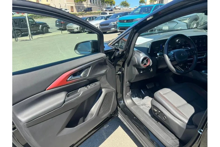 $28800 : 2024 Equinox EV 2RS FWD image 9