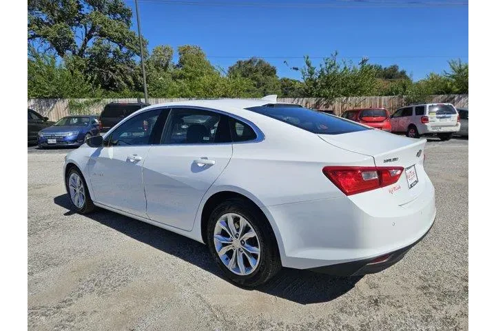 $19500 : Chevrolet Malibu 2024 LT 4dr image 5