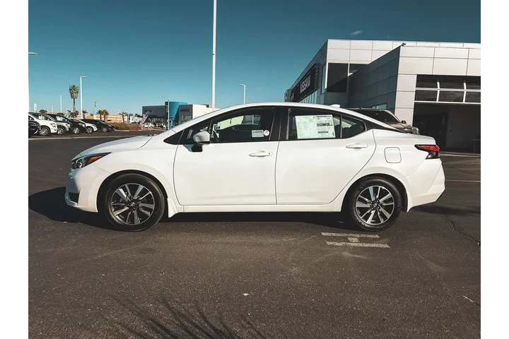 $18997 : Nissan Versa 2025 SV 4dr Sed image 8