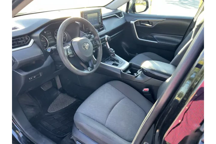 $19900 : 2021 RAV4 XLE image 9