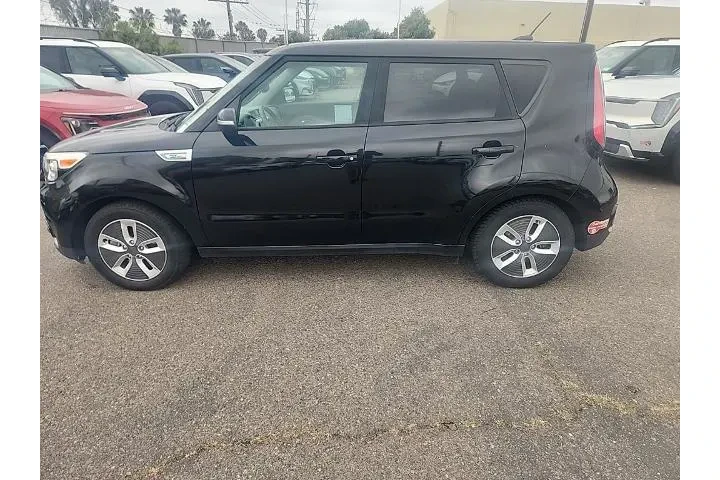 $9991 : Kia Soul EV 2017 + 4dr Cross image 8