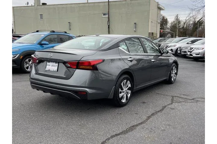 $20250 : Nissan Altima 2025 2.5 S 4dr image 4