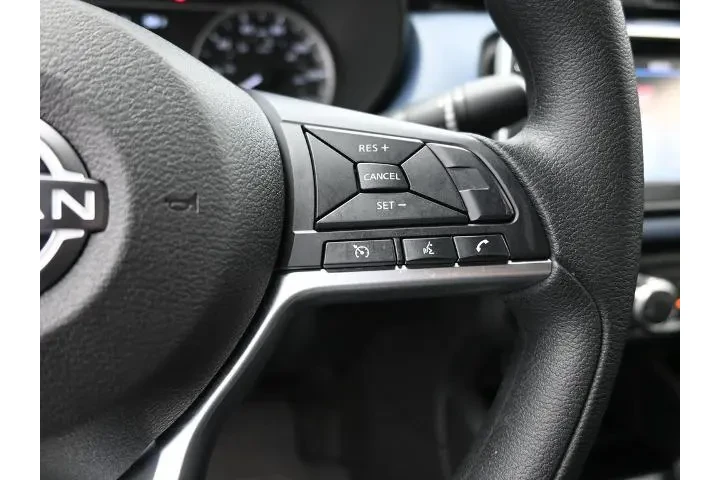 $17495 : Nissan Versa 2025 SV 4dr Sed image 6