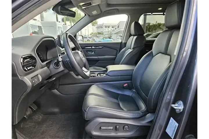 $38490 : Honda Pilot 2023 Touring 4dr image 3