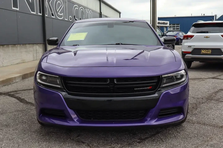$28587 : 2023 Charger SXT RWD image 2