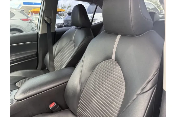 $13800 : 2019 Camry LE image 8