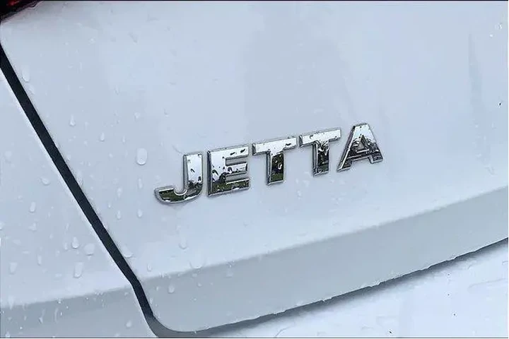 $12495 : Volkswagen Jetta 2019 R-Line image 8