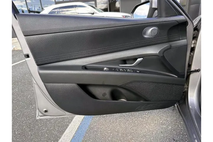 $16999 : Hyundai ELANTRA 2023 SE 4dr image 9